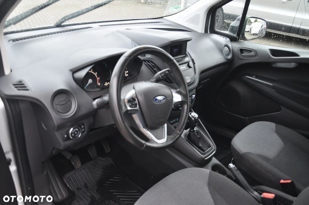 Ford Transit Courier - 8