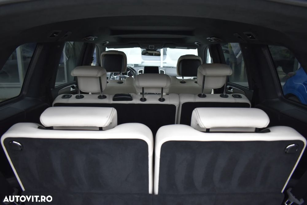 Mercedes-Benz GLS - 8