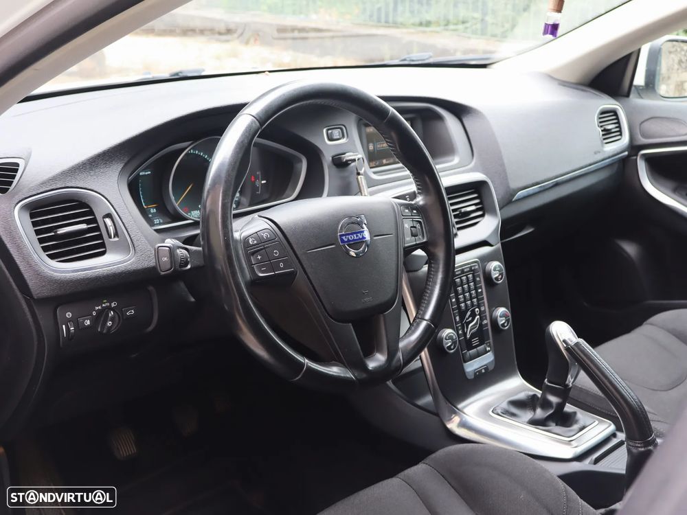 Volvo V40 D2 Kinetic - 29