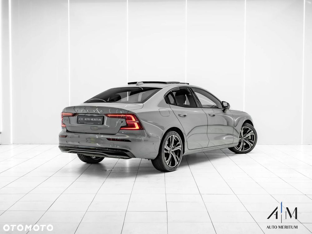 Volvo S60 B5 B AWD Ultimate Dark - 5