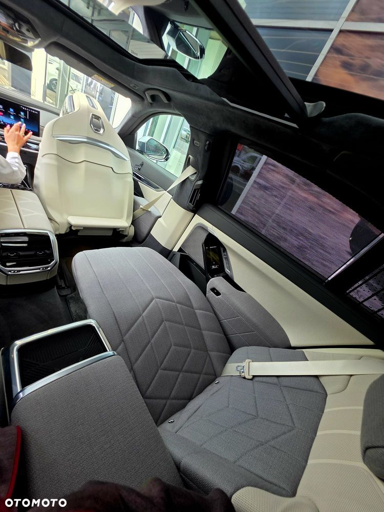 BMW Seria 7 740d xDrive mHEV sport - 8