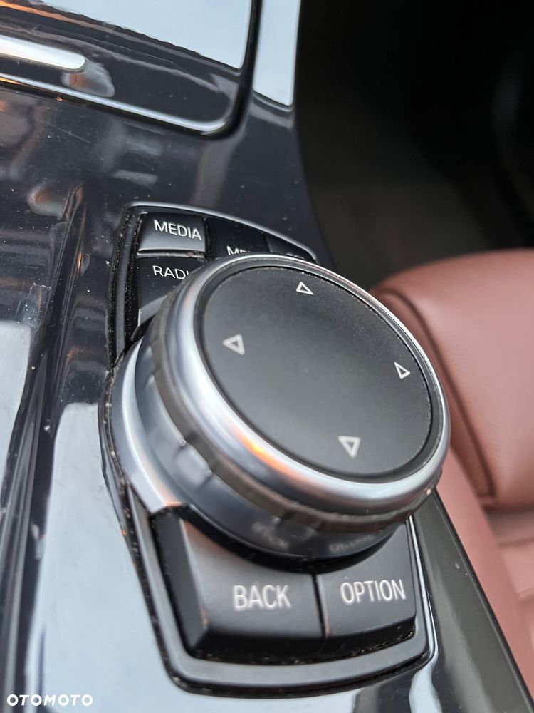 BMW Seria 5 530d xDrive Modern Line - 34