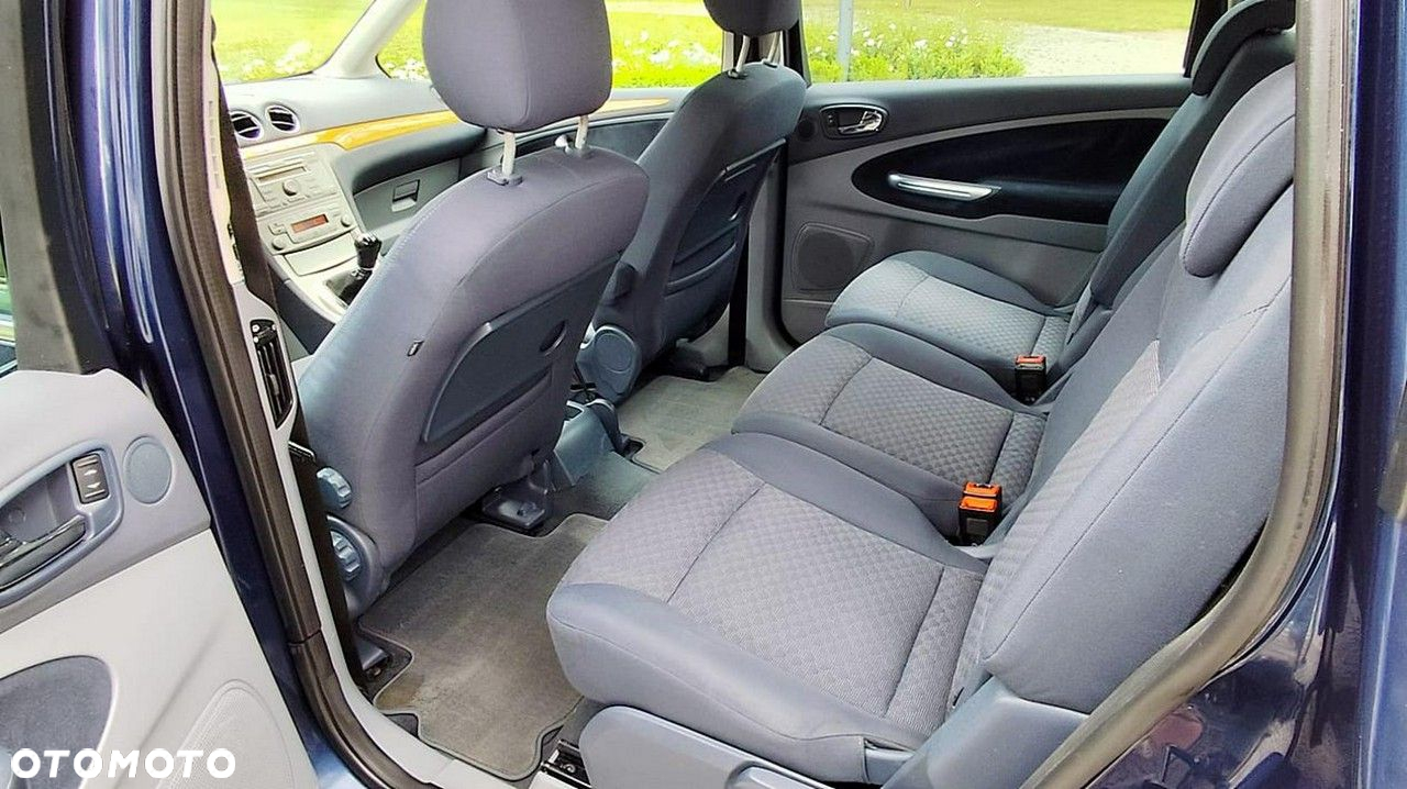 Ford Galaxy - 19