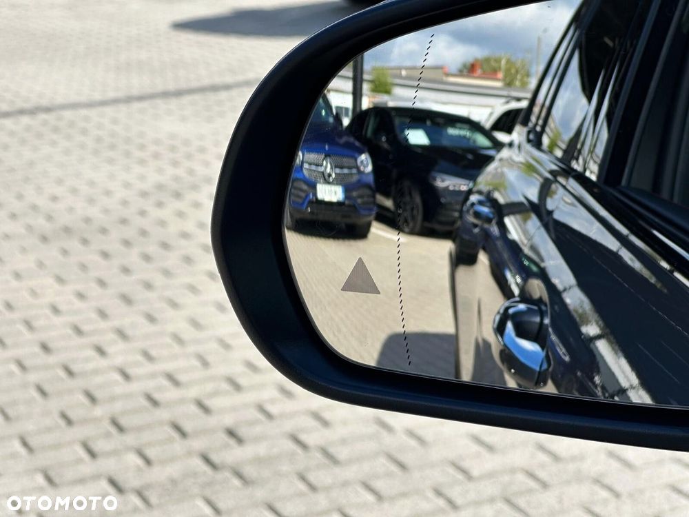 Mercedes-Benz GLB - 17