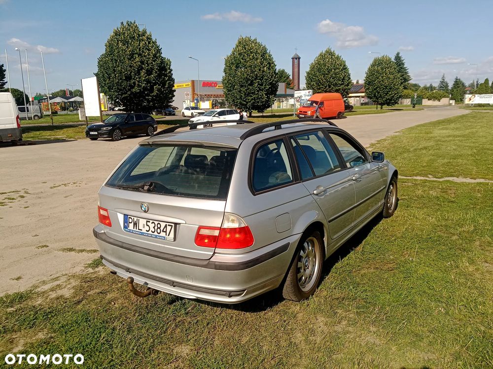 BMW Seria 3 318i - 6