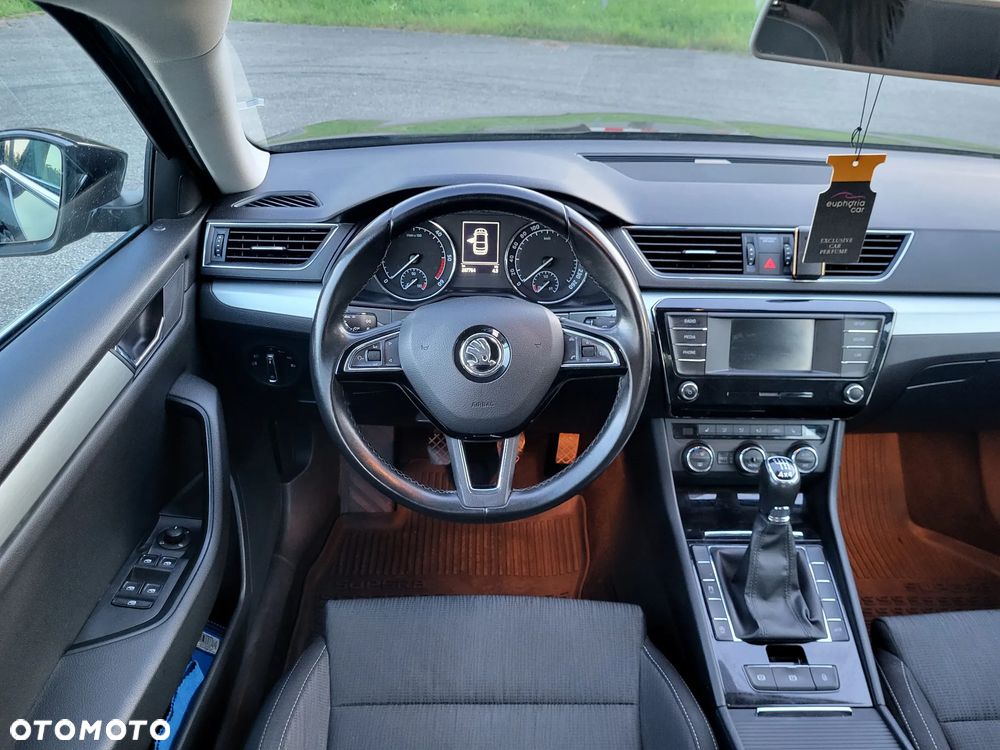 Skoda Superb 2.0 TDI 4x4 Premium Edition - 18