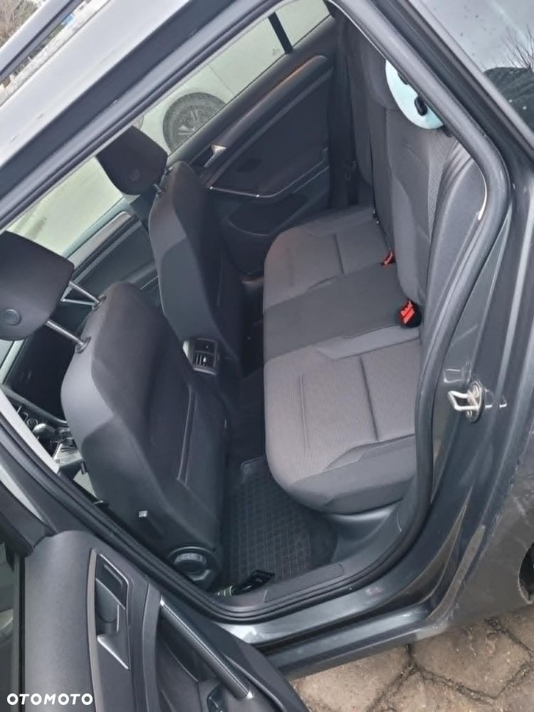 Volkswagen Golf - 7