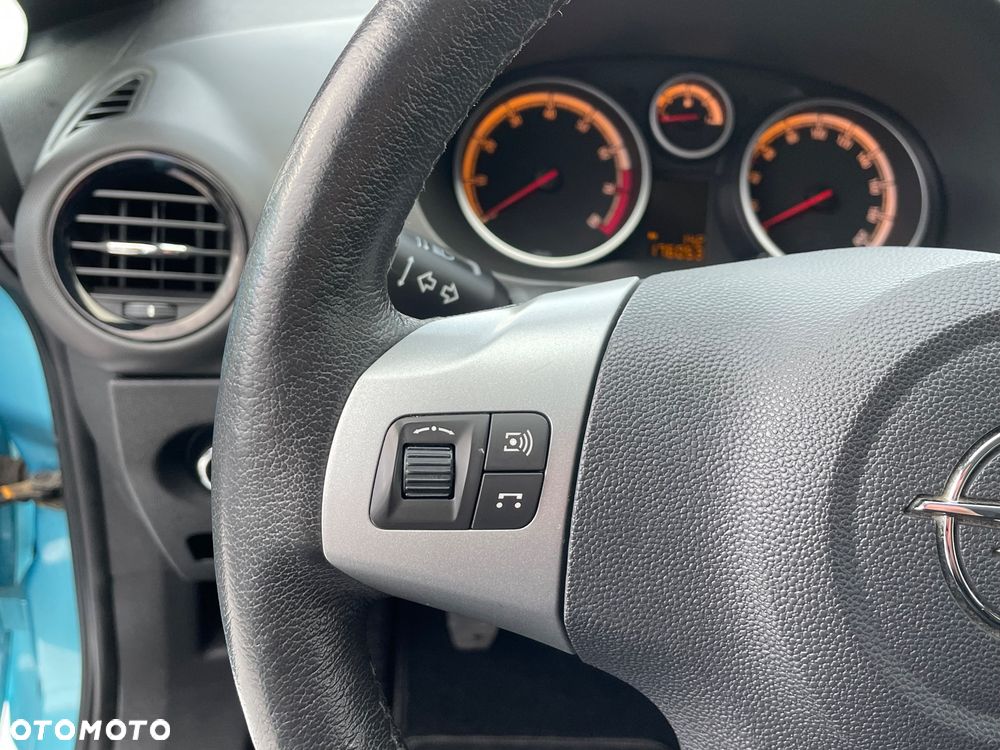 Opel Corsa 1.4 16V 150 Jahre - 20