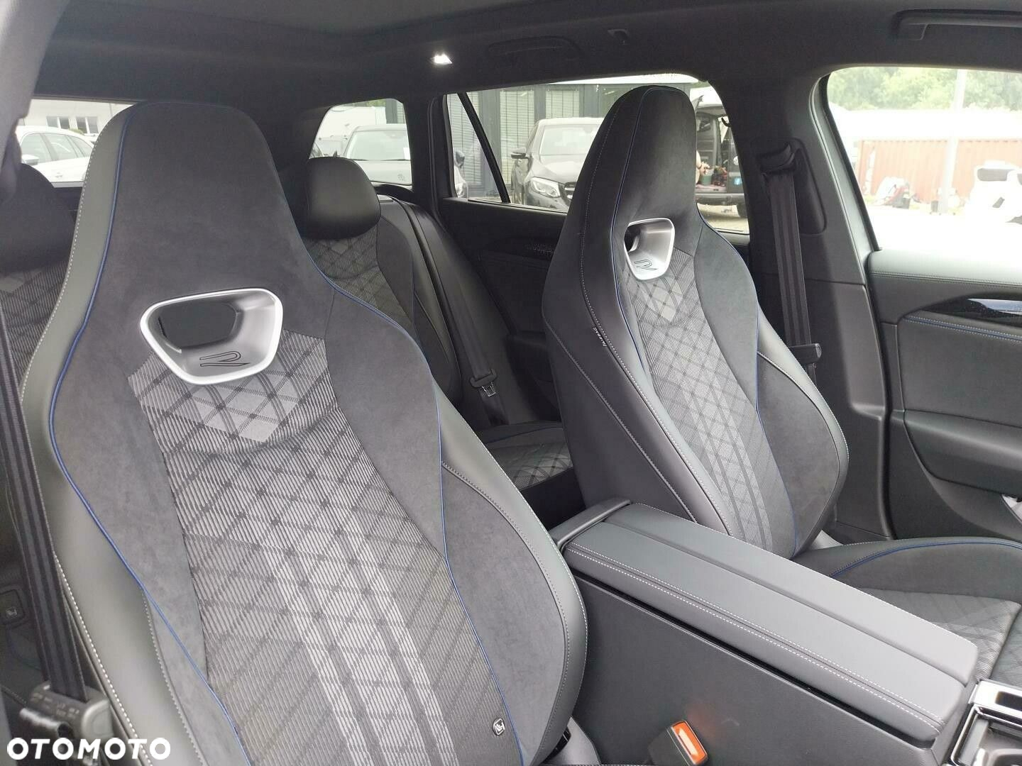 Volkswagen Passat - 17