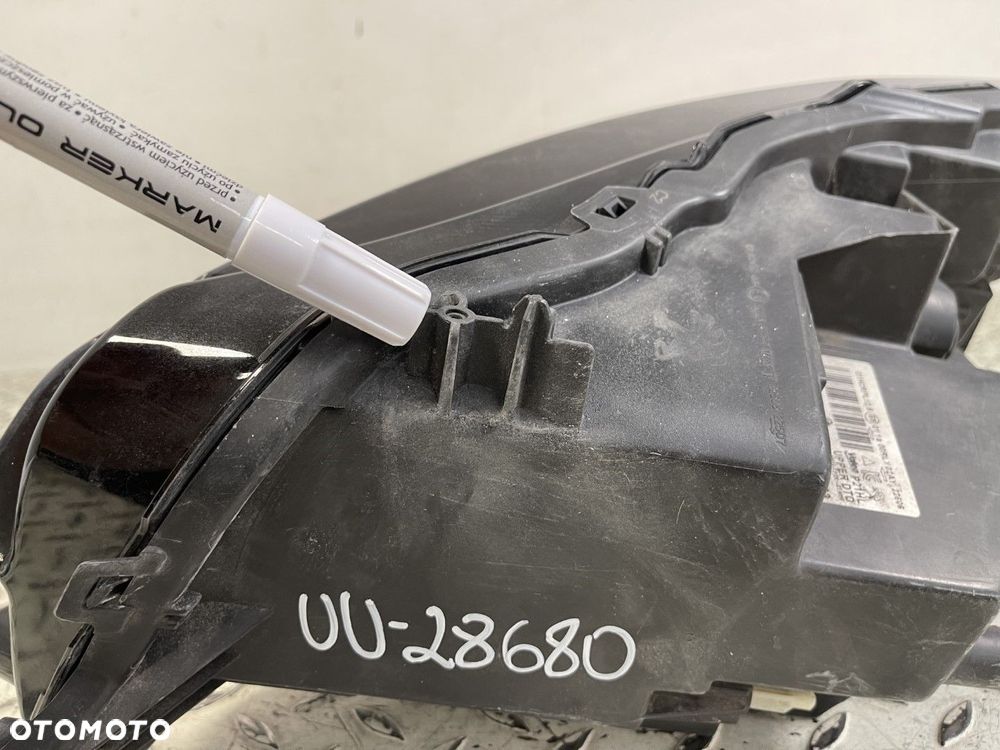 PEUGEOT 208  2 II 2008 II 19- LAMPA PRAWA PRZEDNIA PRZÓD EUROPA  9841641980 - 10