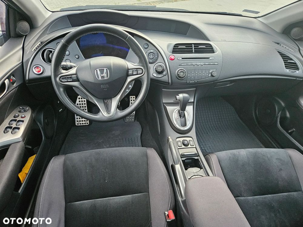Honda Civic 1.8 Executive - 12