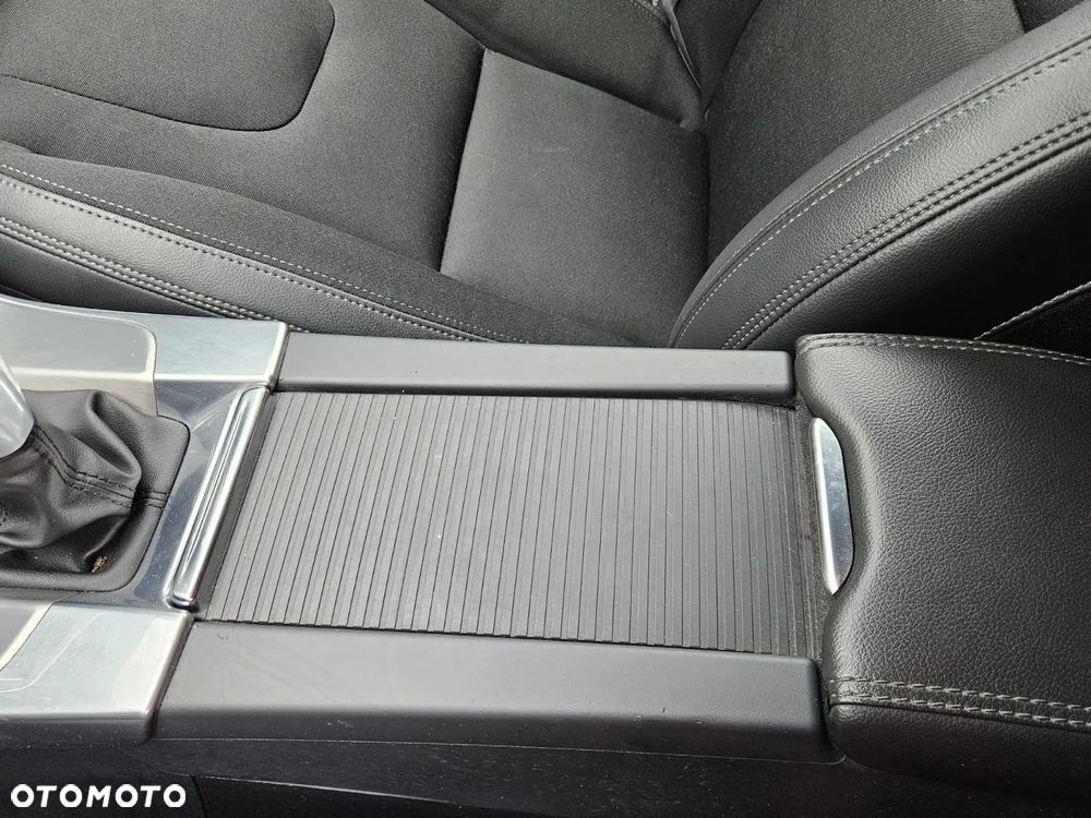 Volvo V60 T3 Momentum - 22