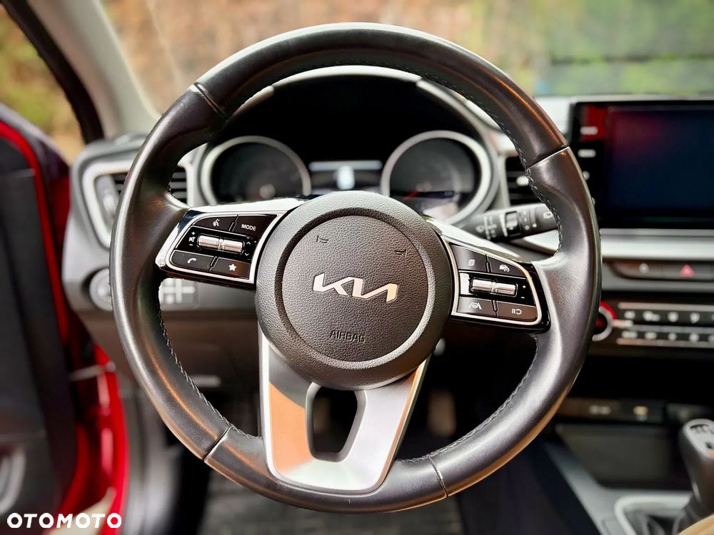Kia Ceed 1.5 T-GDI M - 10