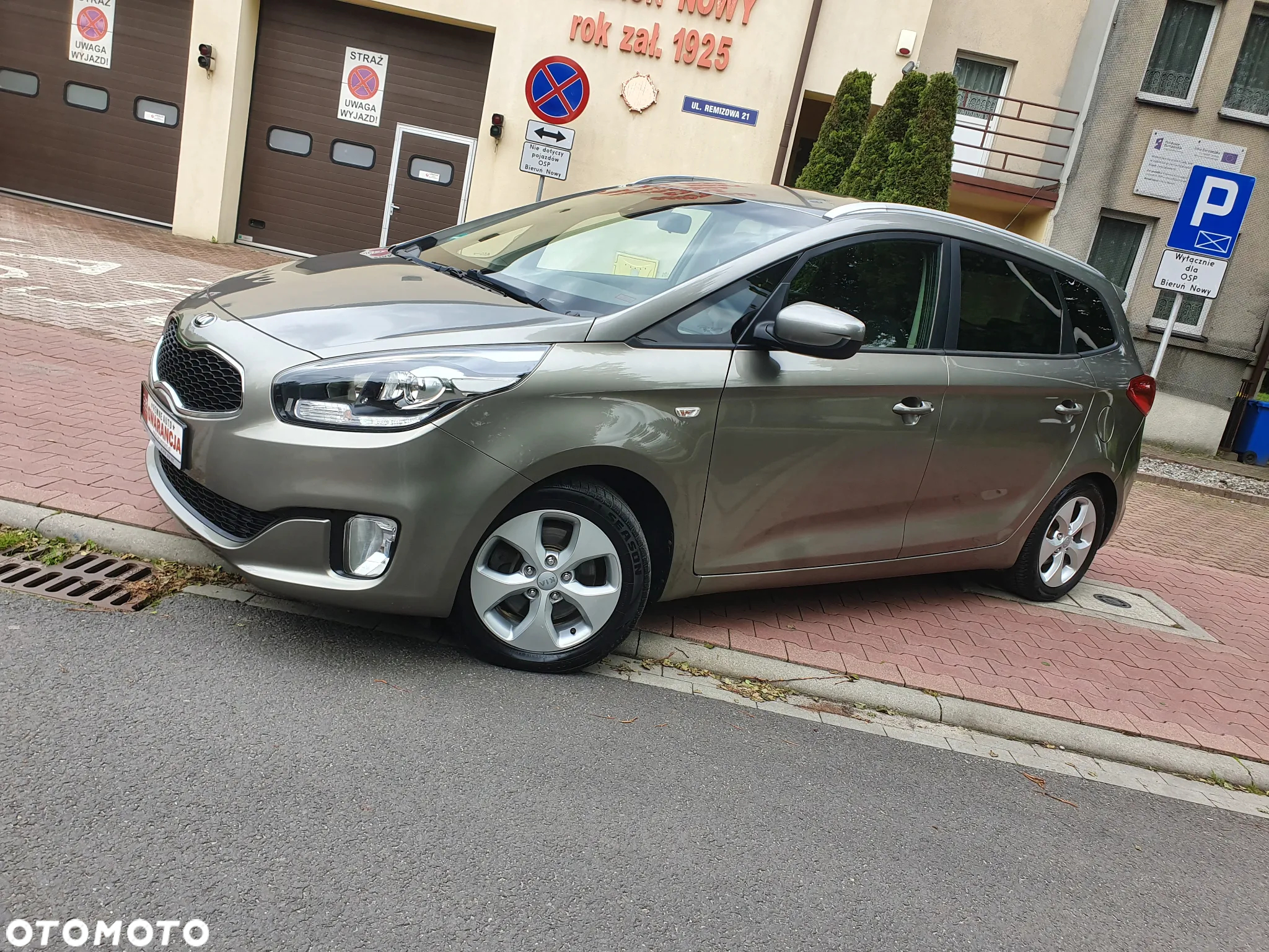 Kia Carens 2.0 GDI XL 7os - 23