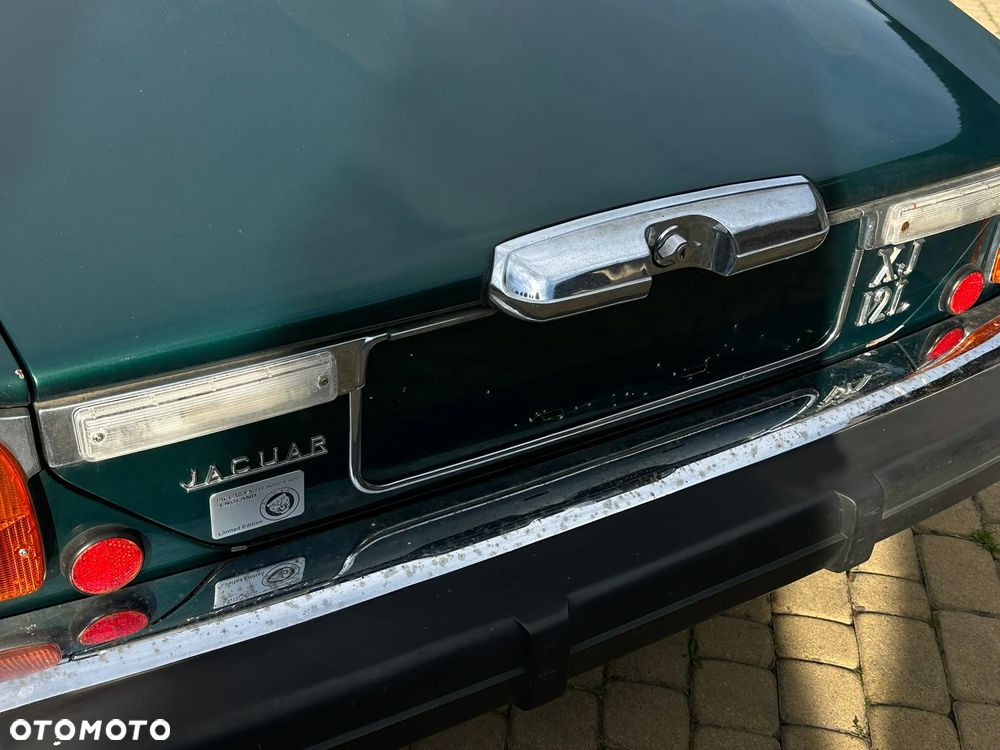 Jaguar XJ - 8