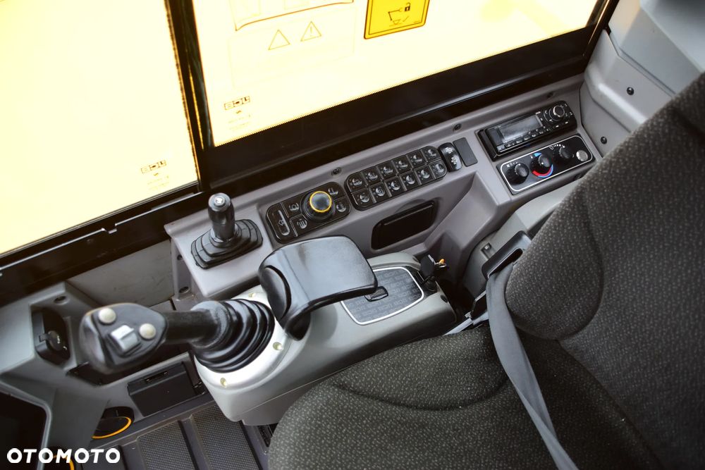 JCB 86C-2 T.A.B. - 23