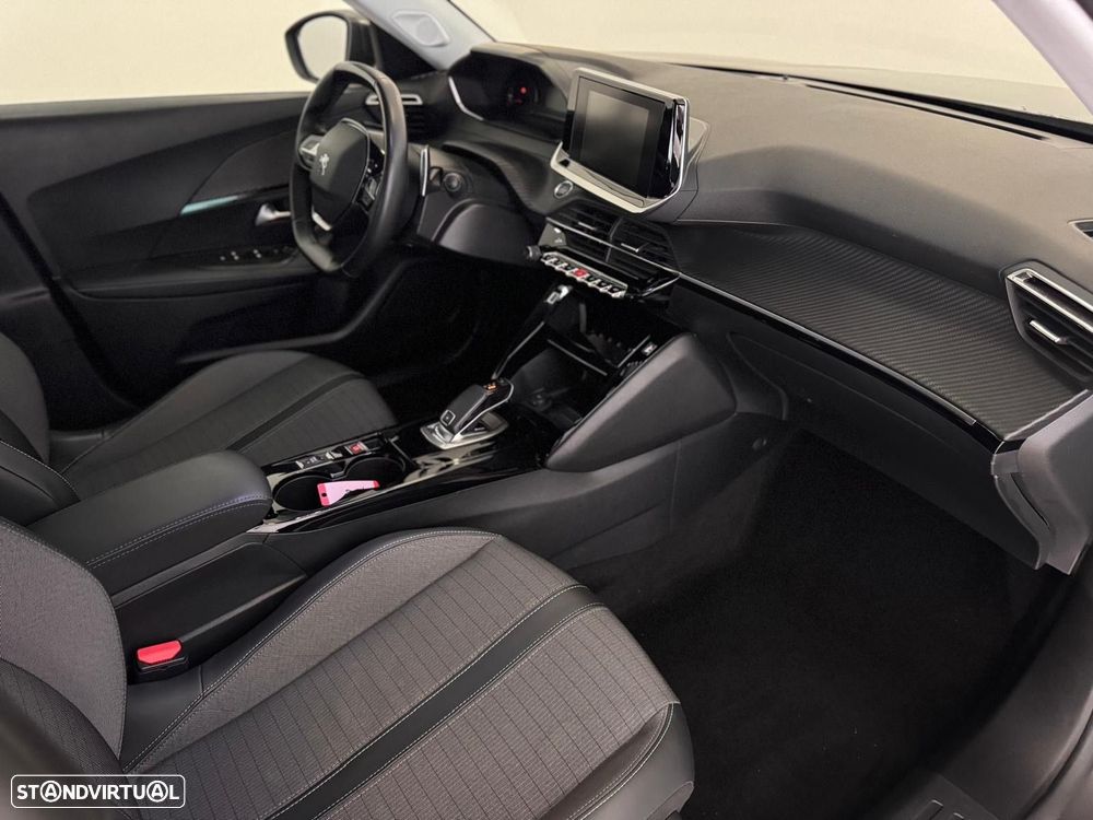 Peugeot 2008 1.5 BlueHDi Allure Pack EAT8 - 11