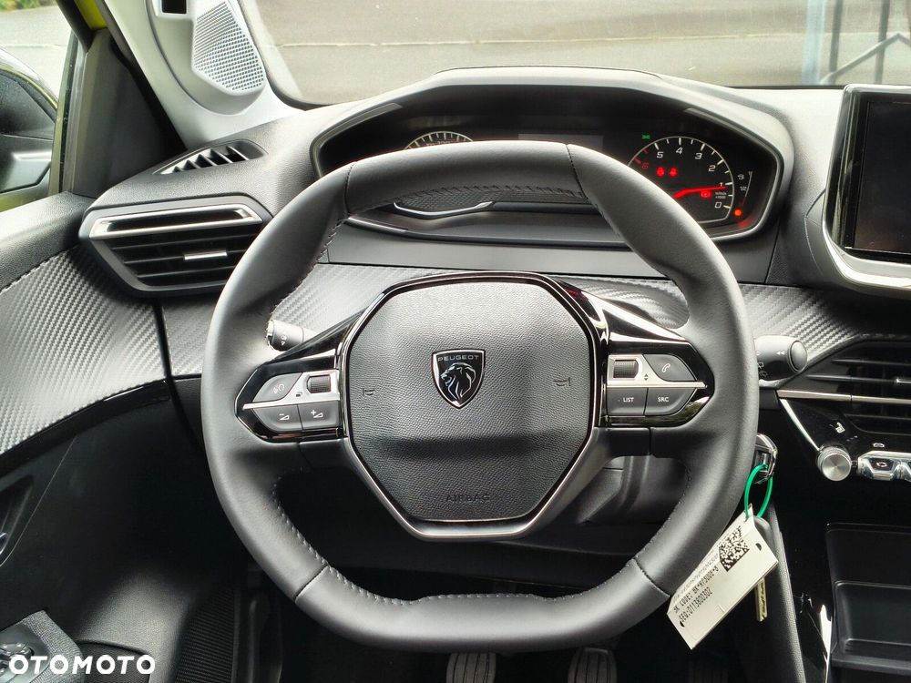 Peugeot 208 - 13