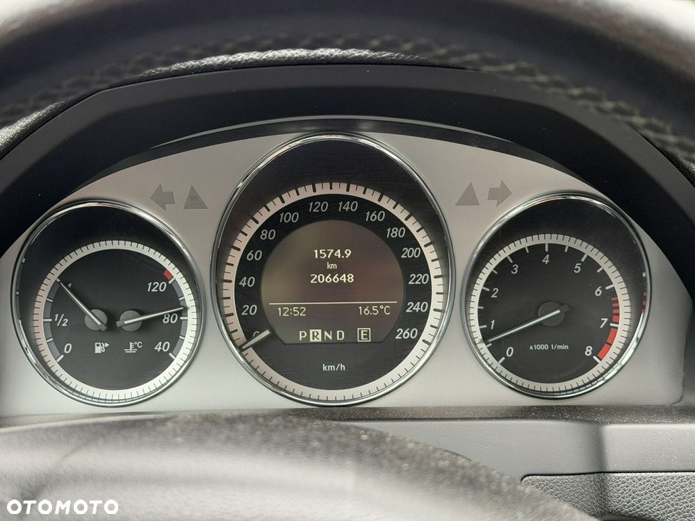 Mercedes-Benz Klasa C 180 BlueEFFICIENCY 7G-TRONIC Elegance - 23