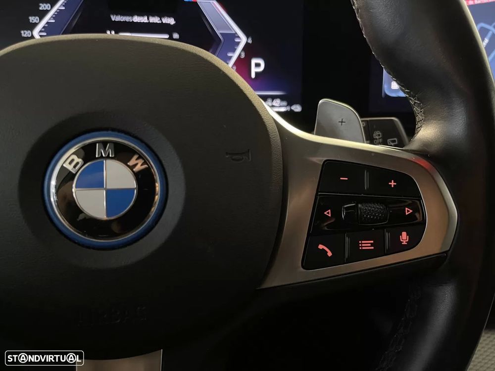 BMW 320 e Pack Desportivo M Auto - 23