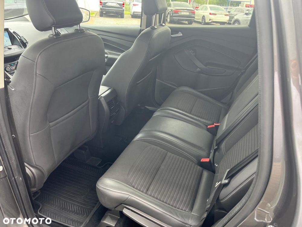 Ford Kuga 2.0 TDCi 2x4 Titanium - 18
