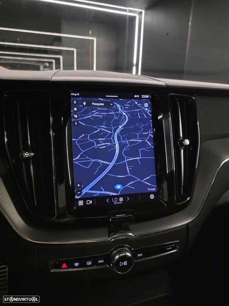 Volvo XC 60 2.0 T6 PHEV R-Design AWD - 28