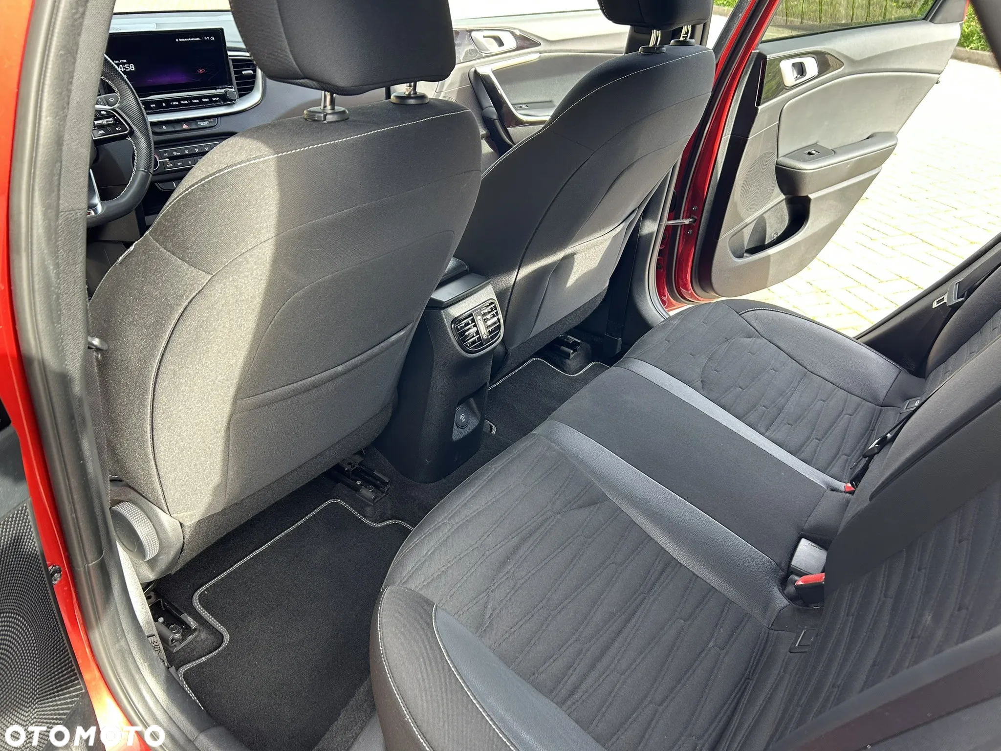 Kia ProCeed 1.5 T-GDI GT Line - 10