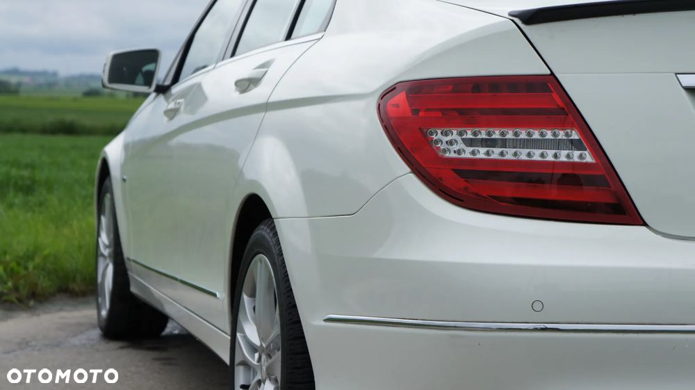 Mercedes-Benz Klasa C 180 CGI Automatik BlueEFFICIENCY - 7