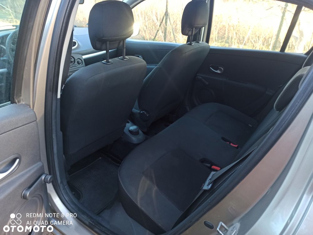 Renault Clio - 7