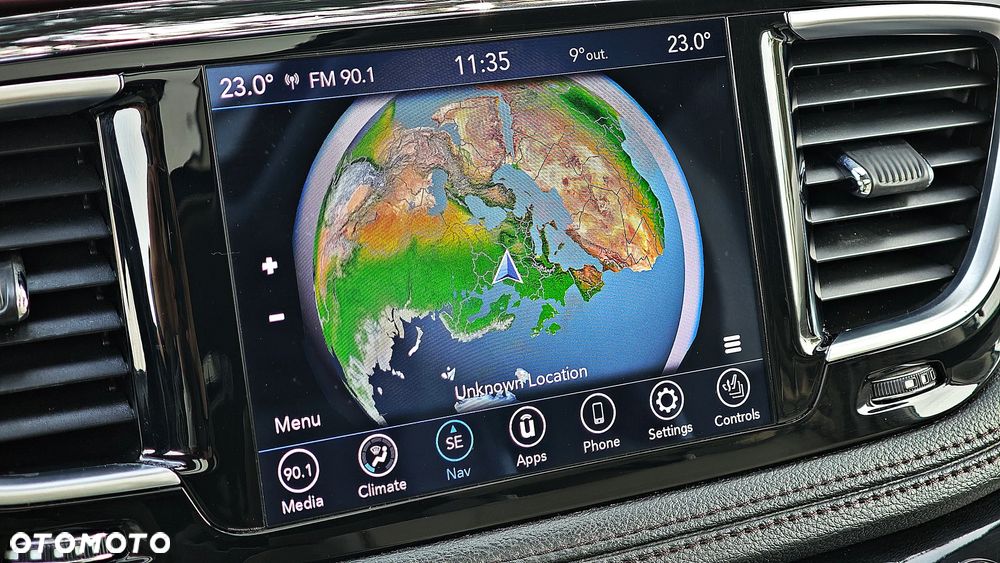 Chrysler Pacifica - 17