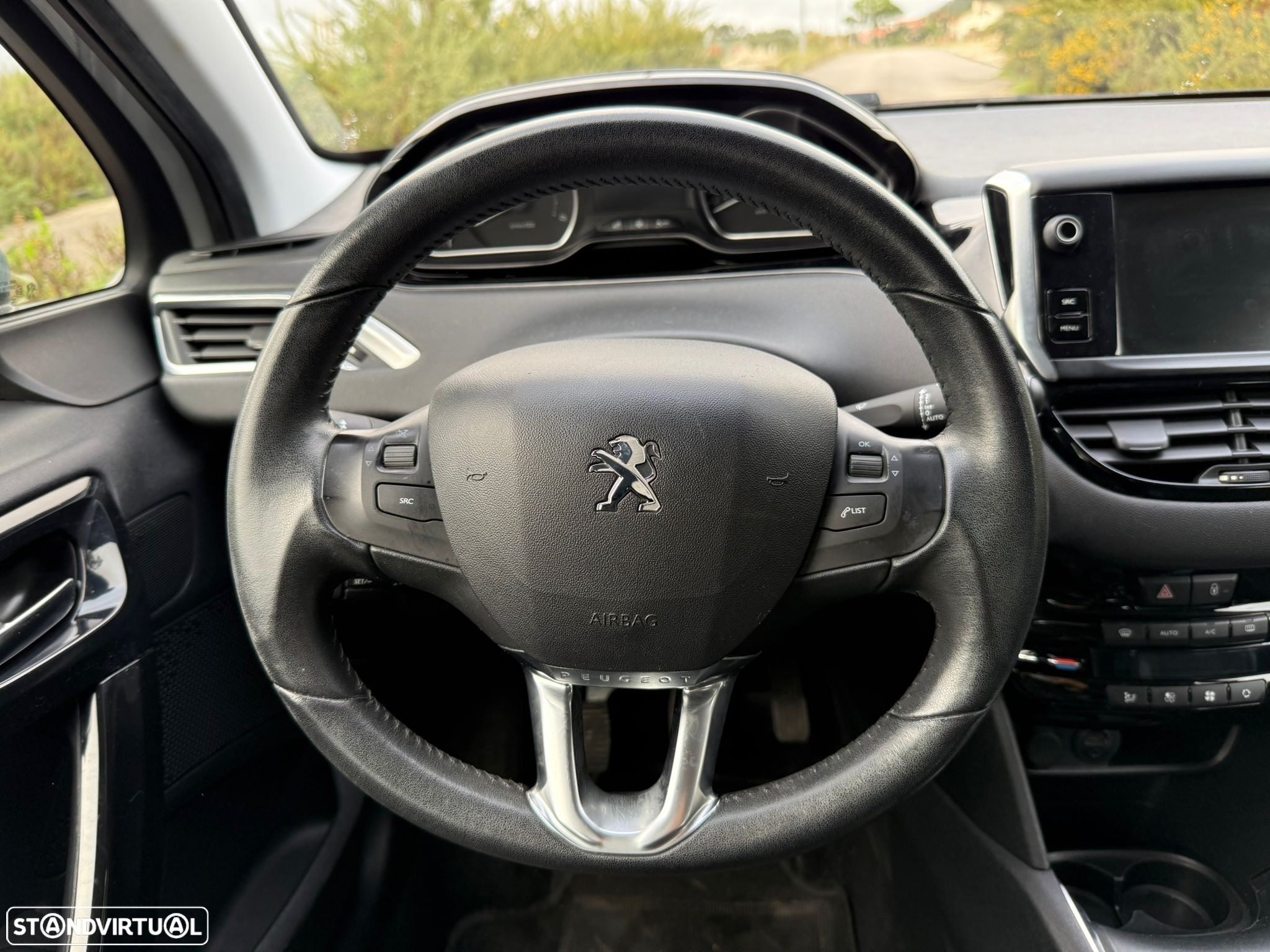 Peugeot 208 1.6 BlueHDi Style - 25