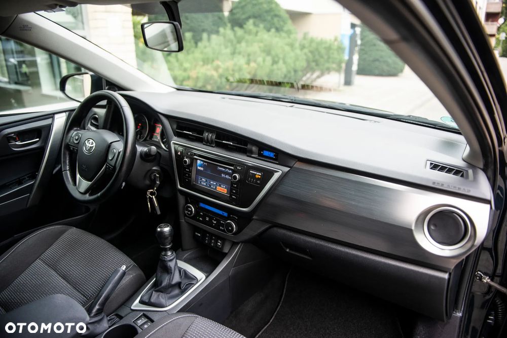 Toyota Auris 1.6 Valvematic Executive - 25