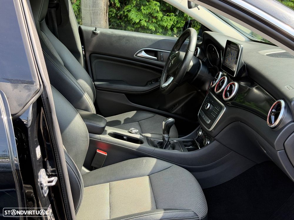 Mercedes-Benz CLA 180 d - 12
