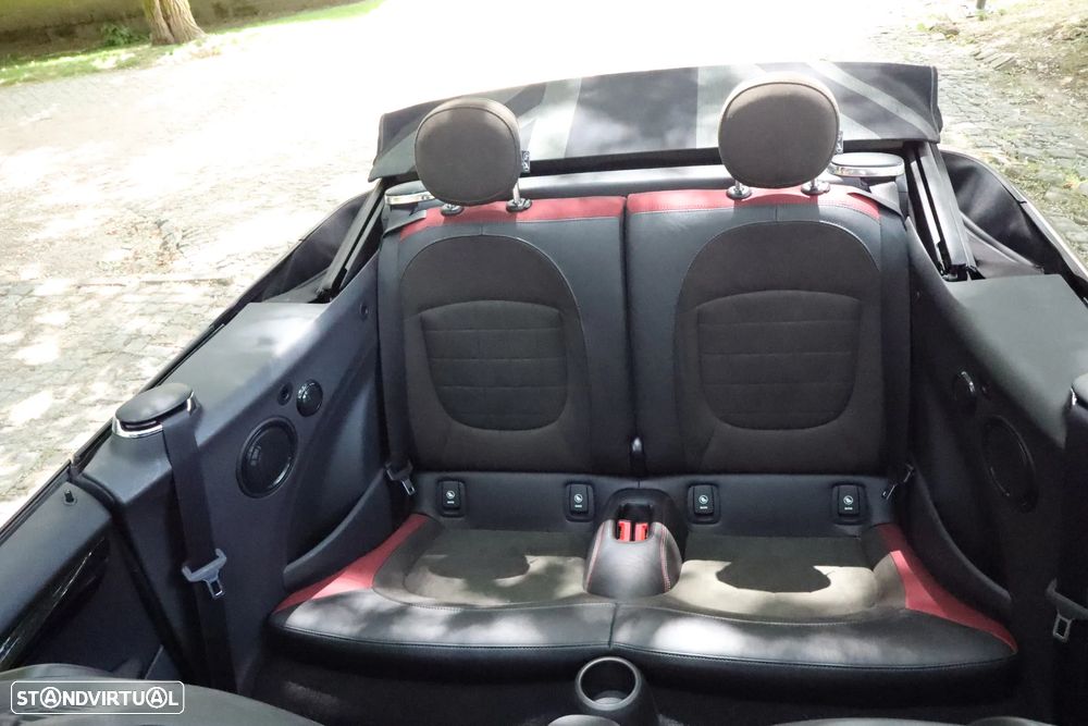 MINI Cabrio John Cooper Works - 12