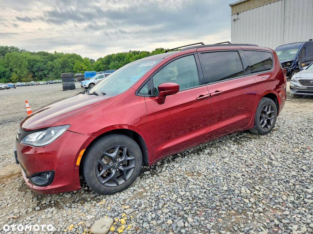 Chrysler Pacifica - 2