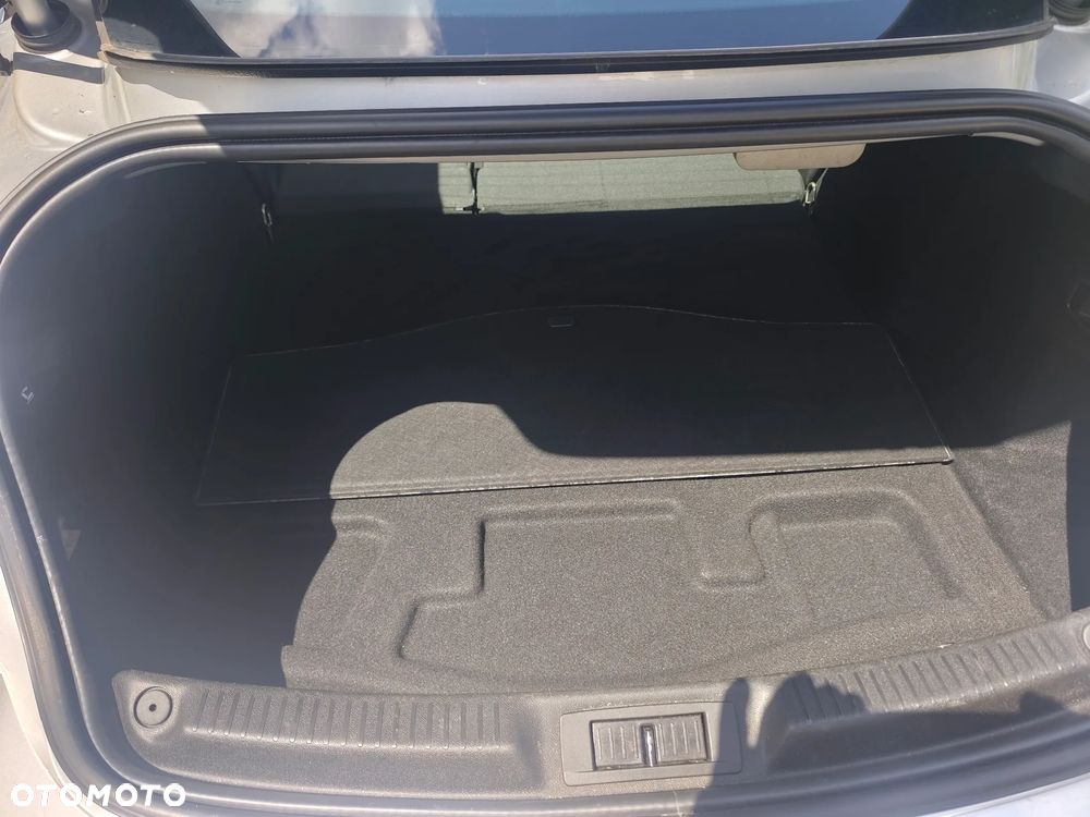 Renault Laguna 3.0 dCi V6 Initiale Euro5 - 24