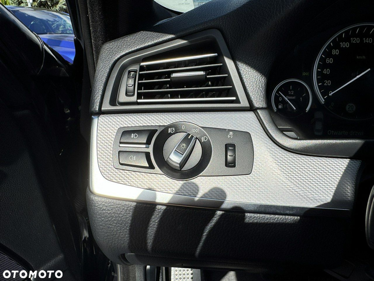 BMW Seria 5 525d xDrive - 14