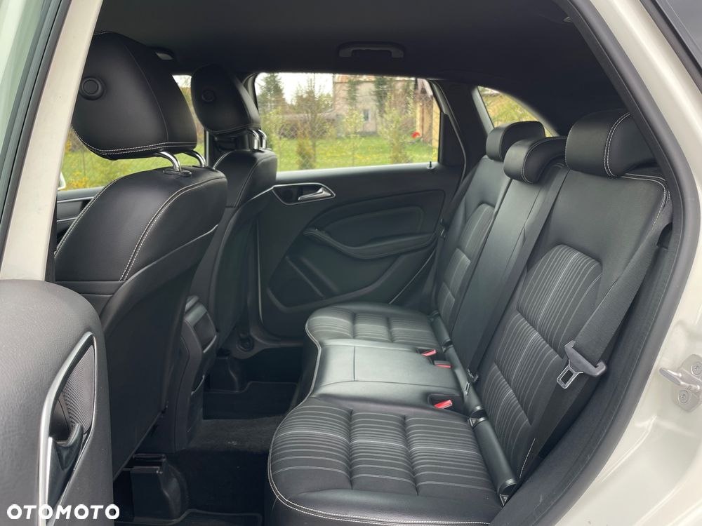 Mercedes-Benz Klasa B 180 CDI (BlueEFFICIENCY) 7G-DCT - 11