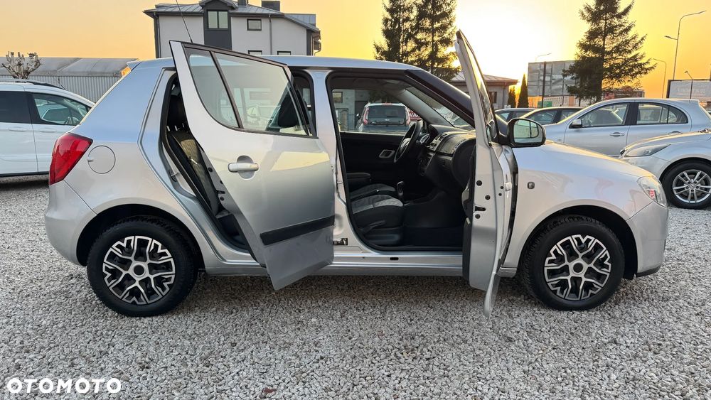 Skoda Fabia 1.2 HTP STYLE EDITION - 11