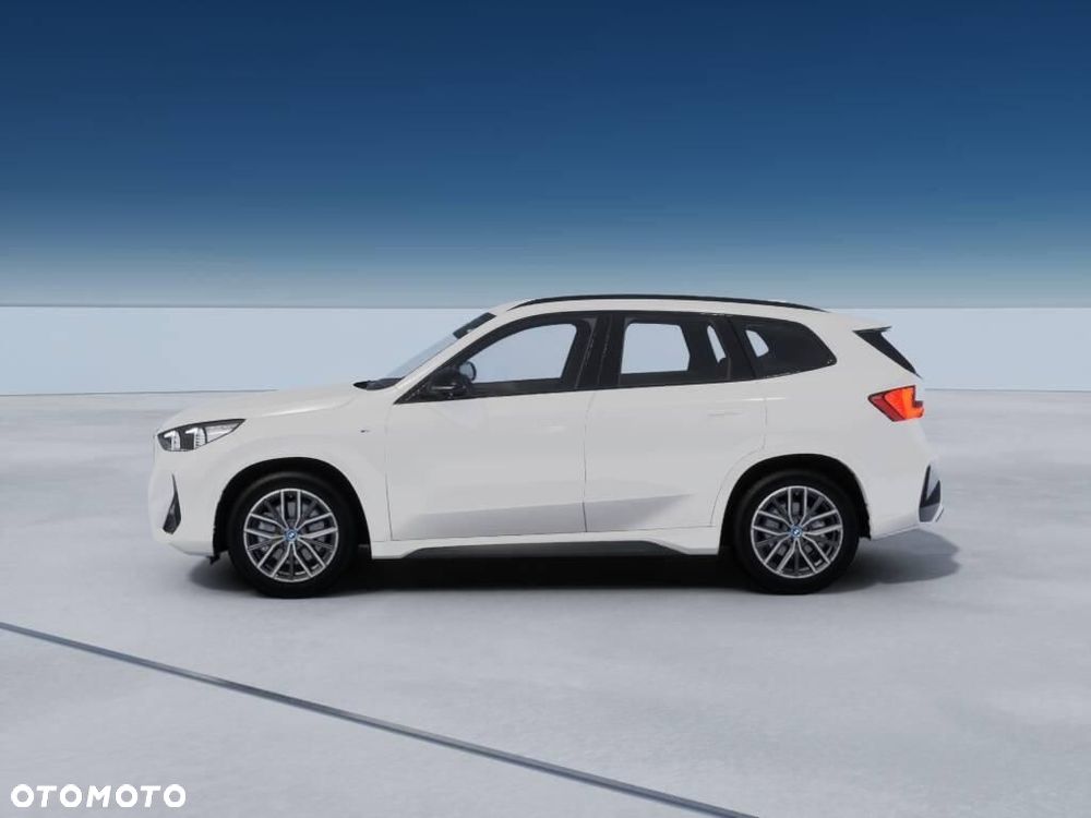 BMW iX1 xDrive30 66.5kWh M Sport - 3