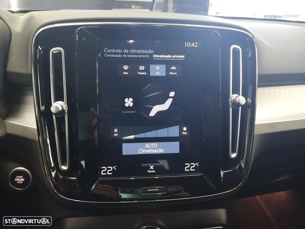 Volvo XC 40 2.0 D3 Momentum Geartronic - 25