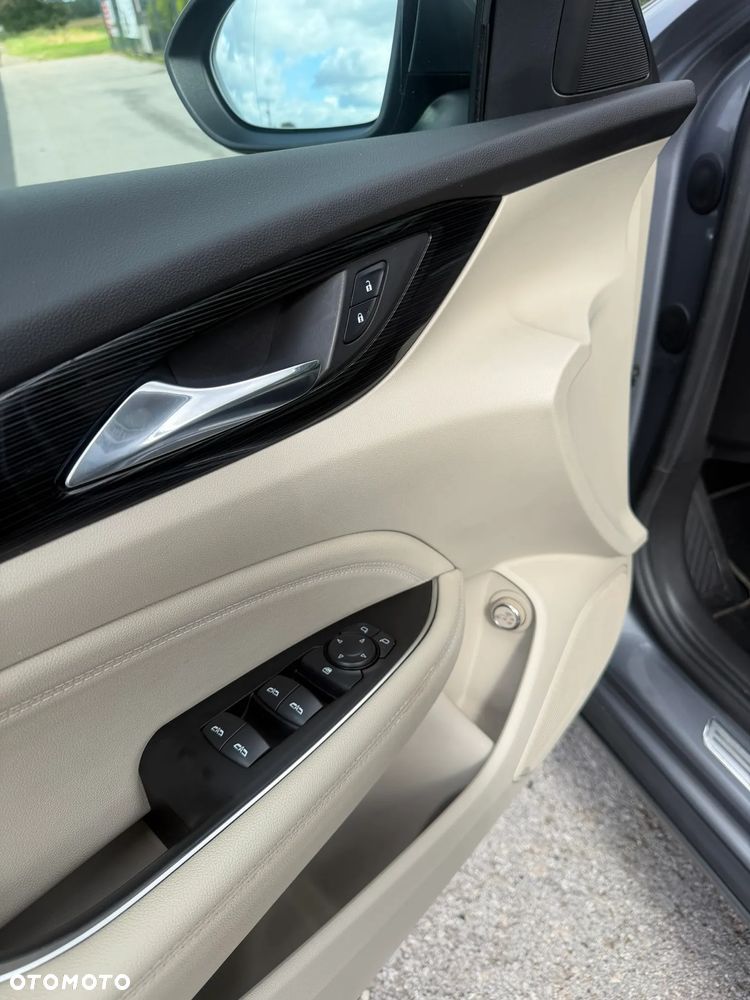 Opel Insignia - 26