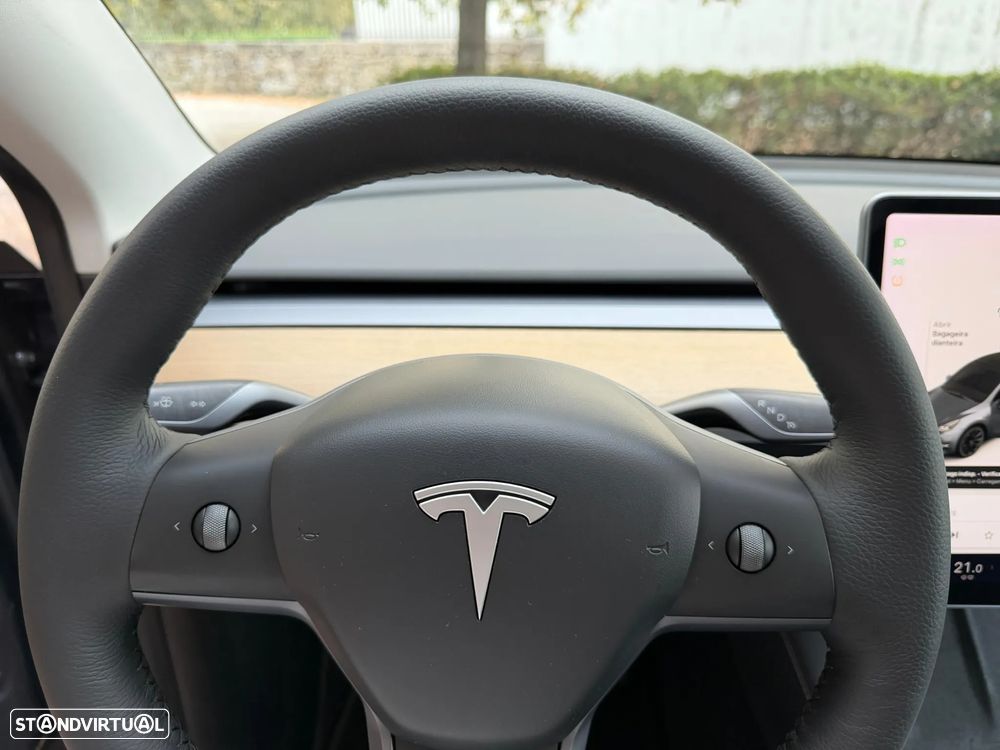 Tesla Model Y - 23