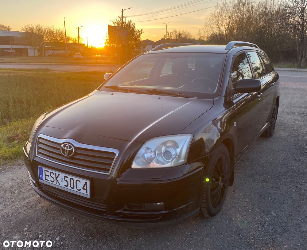 Toyota Avensis 1.8 VVT-i Sol - 1