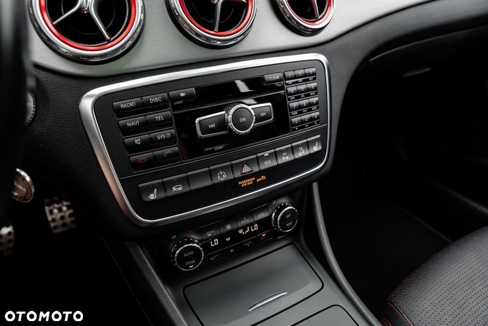 Mercedes-Benz GLA 250 4-Matic - 32