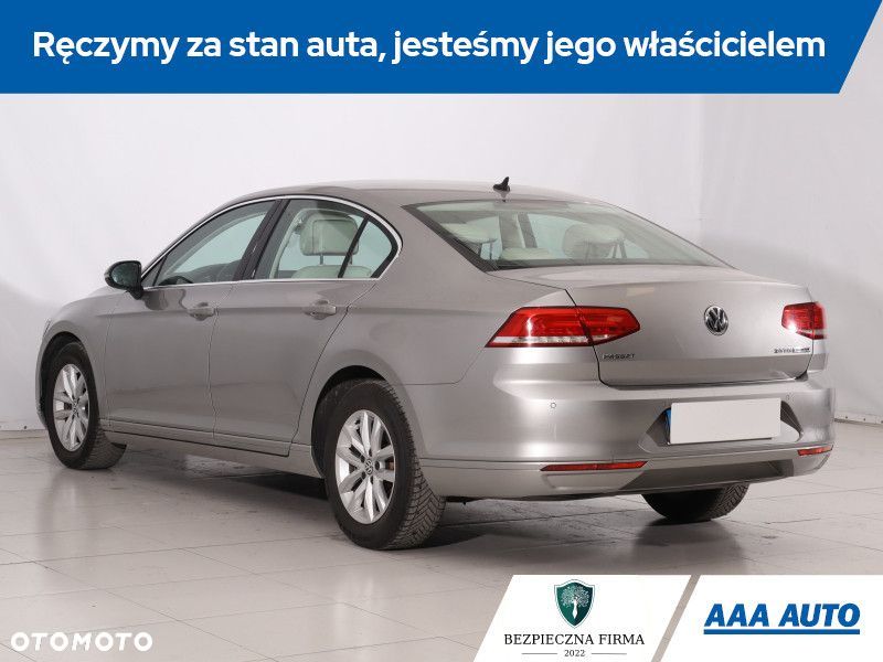 Volkswagen Passat - 6