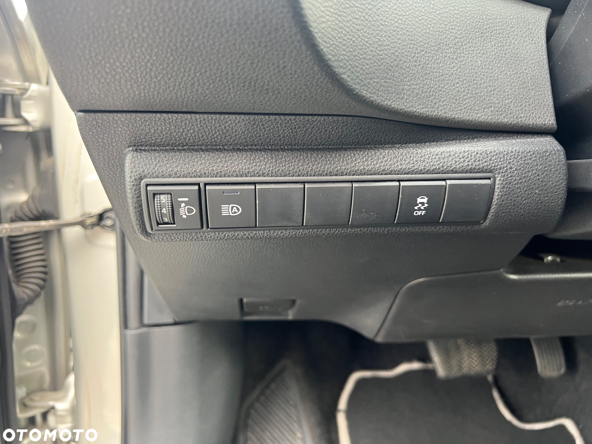 Toyota Corolla 1.8 Hybrid - 25
