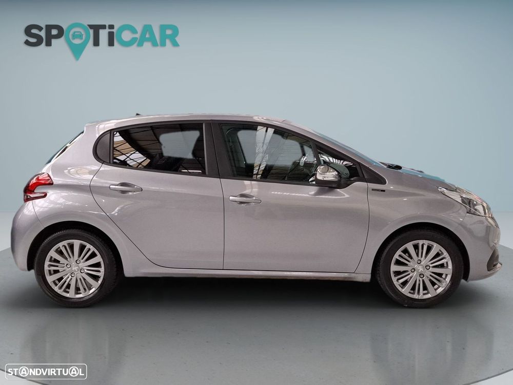 Peugeot 208 1.2 PureTech Signature - 5