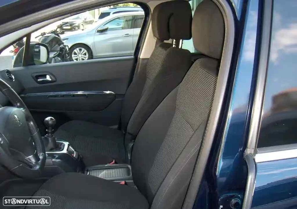 Peugeot 5008 1.6 HDi 5L Allure J17 - 43