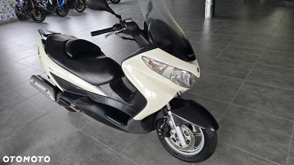 Suzuki Burgman - 15